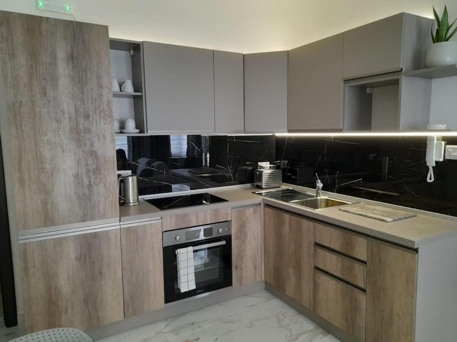Coral Reef Apartments San Pawl il-Baħar Eksteriør billede