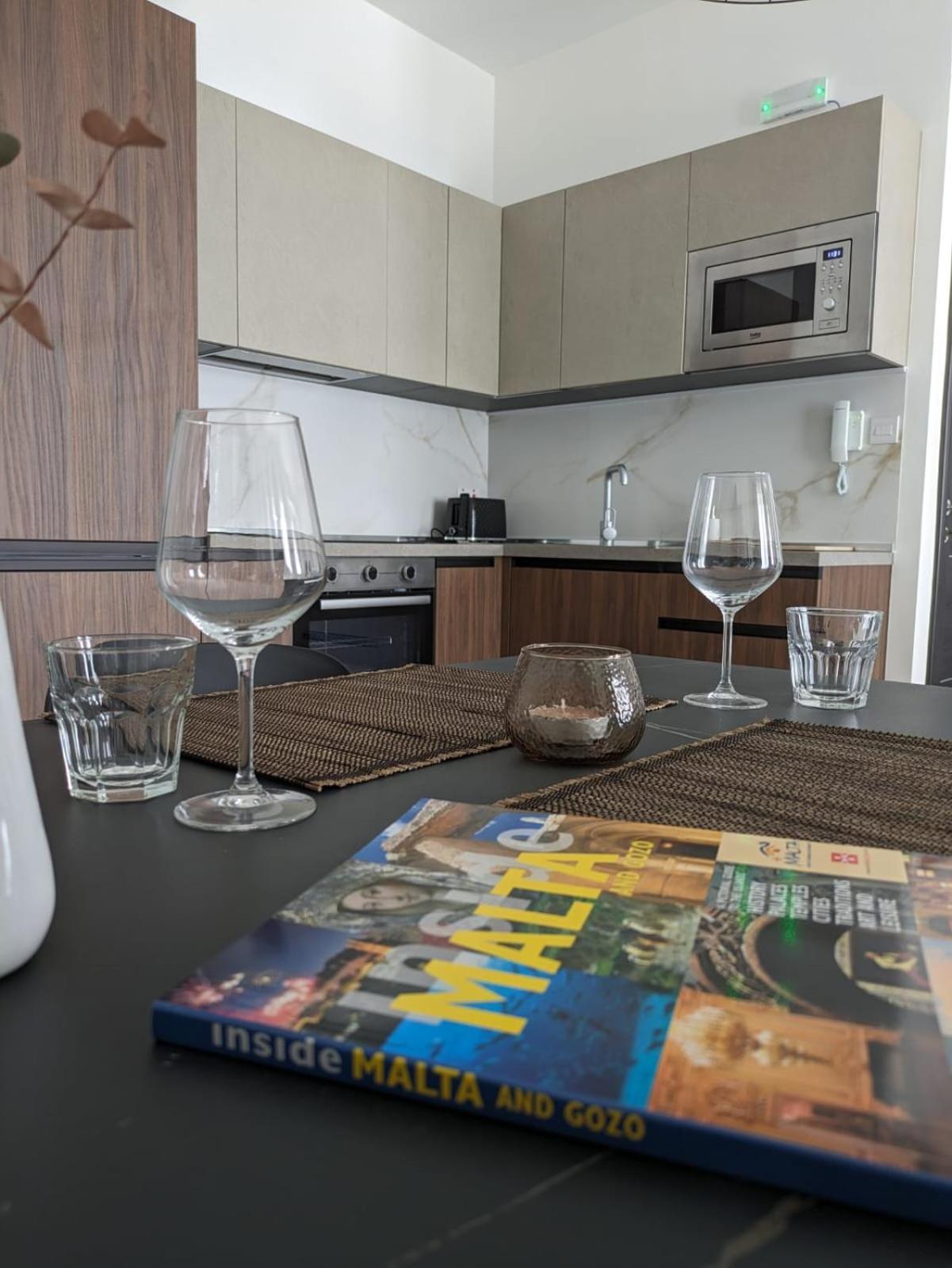 Coral Reef Apartments San Pawl il-Baħar Eksteriør billede